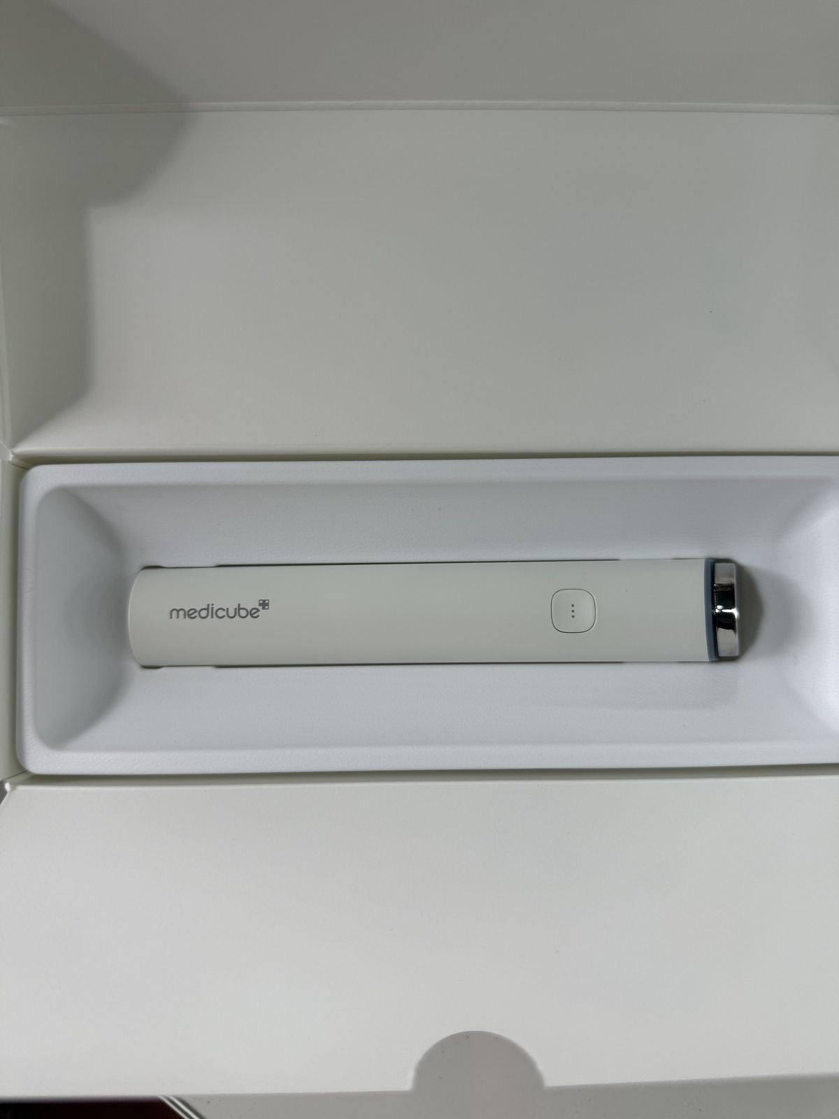 medicube AGE-R Booster Pro Mini Plus white